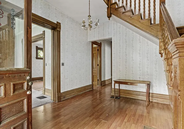 Homes for sale in Paris, KY | 658 Higgins Ave, Paris, KY 40361 | MLS# 26015822