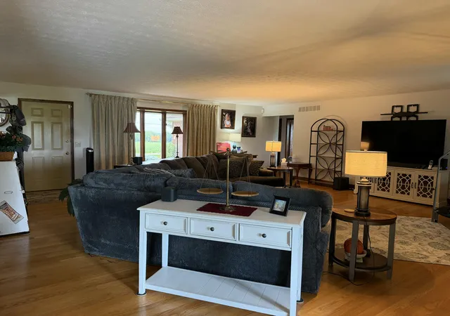 Photo 3 of Single family home for sale at 305 Waterworks Rd, Danville, KY 40422 | MLS# 26013878 | Listing updated on 2026-06-16