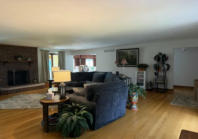 Photo 4 of Single family home for sale at 305 Waterworks Rd, Danville, KY 40422 | MLS# 26013878 | Listing updated on 2026-06-16