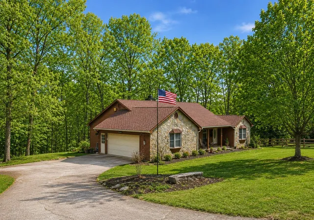 Homes for sale in Lancaster, KY | 118 Hunter Dr, Lancaster, KY 40444 | MLS# 26014187