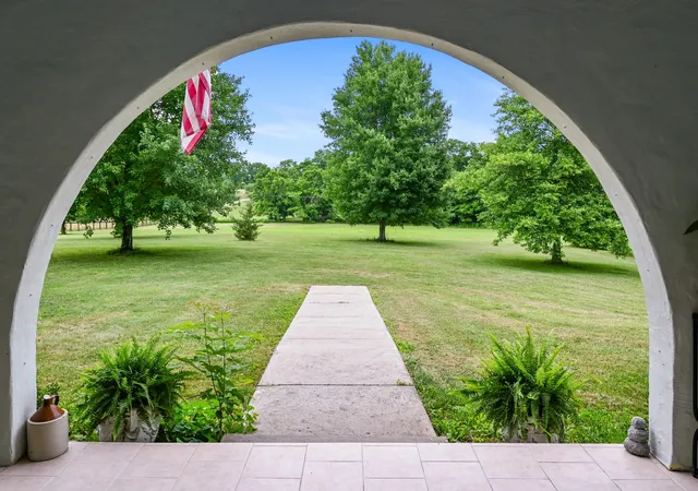 5th image of 1205 Crenshaw Ln, Nicholasville, KY 40356 | MLS# 26014040