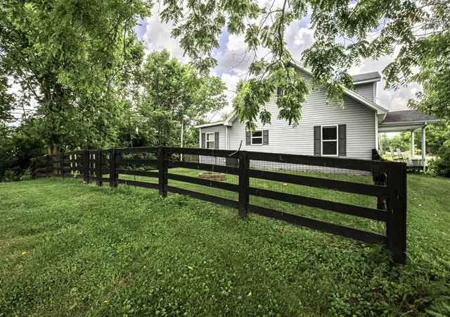 Homes for sale in Winchester, KY | 5977 Mount Sterling Rd, Winchester, KY 40391 | MLS# 26016440