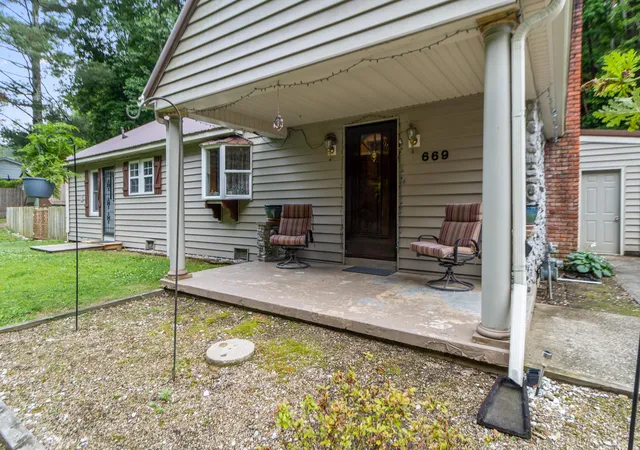 Homes for sale in Morehead, KY | 669 Whitaker St, Morehead, KY 40351 | MLS# 26013881
