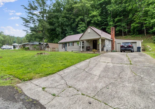 Homes for sale in Morehead, KY | 669 Whitaker St, Morehead, KY 40351 | MLS# 26013881