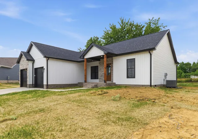 Photo 4 of Single family home for sale at 100 Gray Bird Ln, London, KY 40741 | MLS# 26014023 | Listing updated on 2026-09-12