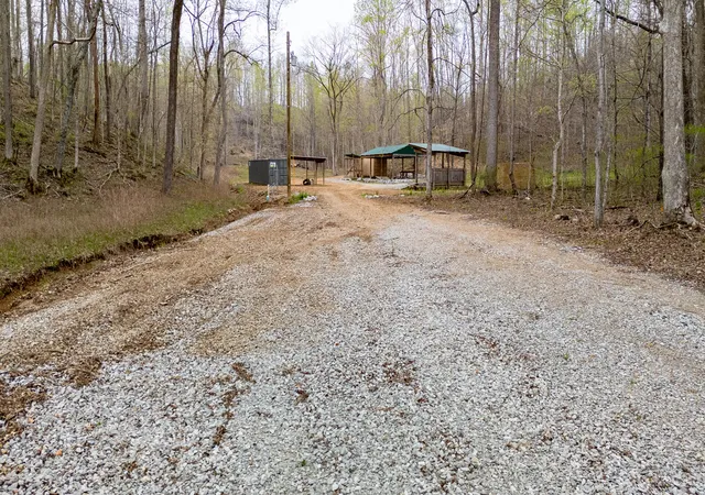 Homes for sale in Eddyville, KY | 620 Perry Springs Rd, Eddyville, KY 42038 | MLS# 26014583