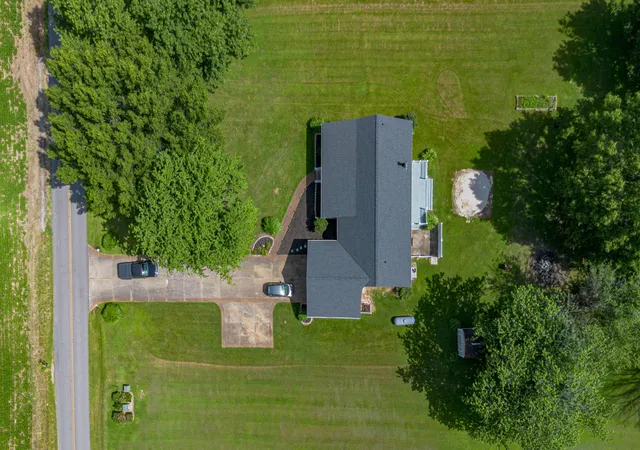 3rd image of 7110 Contest Rd, Paducah, KY 42001 | MLS# 26016583