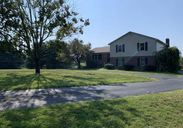 1st image of 120 Rolling Ridge Dr, Berea, KY 40403 | MLS# 26013908