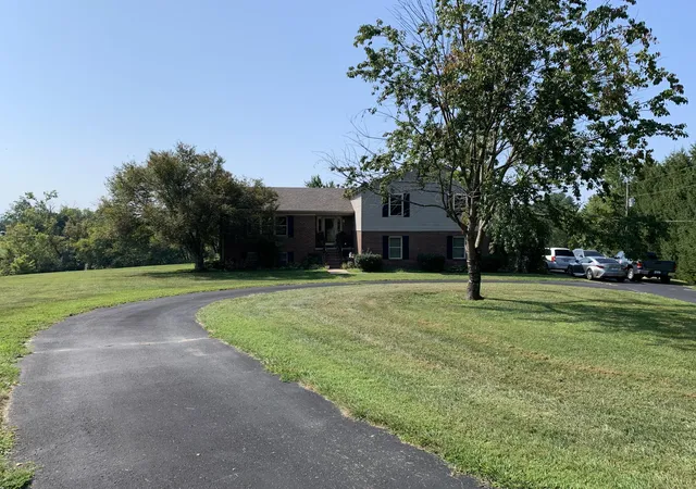 2nd image of 120 Rolling Ridge Dr, Berea, KY 40403 | MLS# 26013908