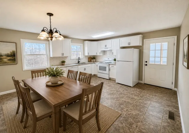 Photo 3 of Single family home for sale at 509 Hillview Dr, Cadiz, KY 42211 | MLS# 26016857 | Listing updated on 2026-09-20