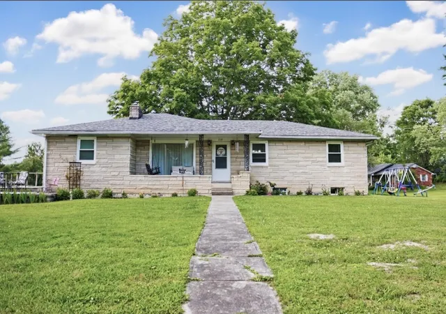 Homes for sale in Stanton, KY | 270 W Railroad, Stanton, KY 40380 | MLS# 26013922
