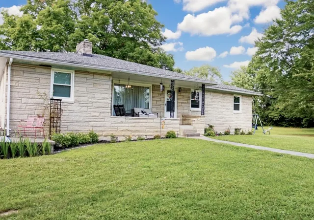 Homes for sale in Stanton, KY | 270 W Railroad, Stanton, KY 40380 | MLS# 26013922