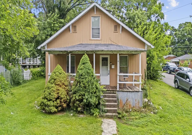 Homes for sale in Frankfort, KY | 732 Hillcrest Ave, Frankfort, KY 40601 | MLS# 26014634