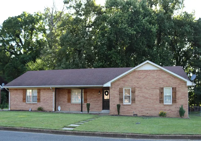 Photo 2 of Single family home for sale at 1006 Dogwood Ln, Fulton, KY 42041 | MLS# 26014127 | Listing updated on 2026-08-31