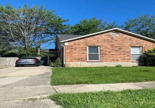 Townhouse for sale at 3511 Kenesaw Dr, Lexington, KY 40515 | MLS# 26019797