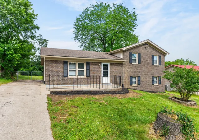 Photo 2 of Sale Pending at 222 Martin Dr, Richmond, KY 40475 | MLS# 26013967 | Listing updated on 2026-09-12