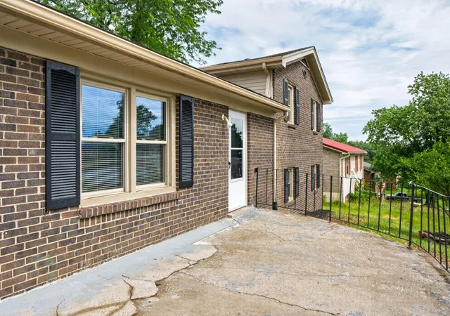 Photo 3 of Sale Pending at 222 Martin Dr, Richmond, KY 40475 | MLS# 26013967 | Listing updated on 2026-09-12