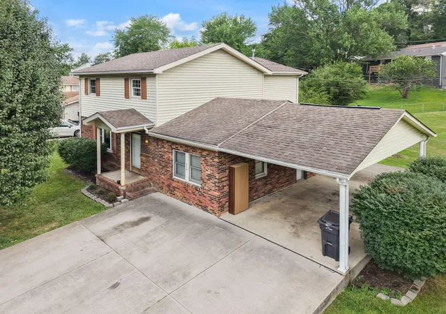 Homes for sale in Corbin, KY | 697 Oaklawn Cir, Corbin, KY 40701 | MLS# 26014131
