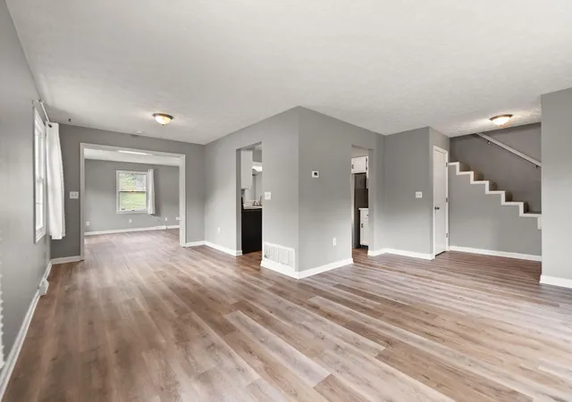 Photo 4 of Single family home for sale at 697 Oaklawn Cir, Corbin, KY 40701 | MLS# 26014131 | Listing updated on 2026-10-02