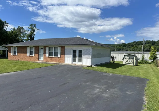 Homes for sale in Morehead, KY | 67 N Clayton Ln, Morehead, KY 40351 | MLS# 26014094