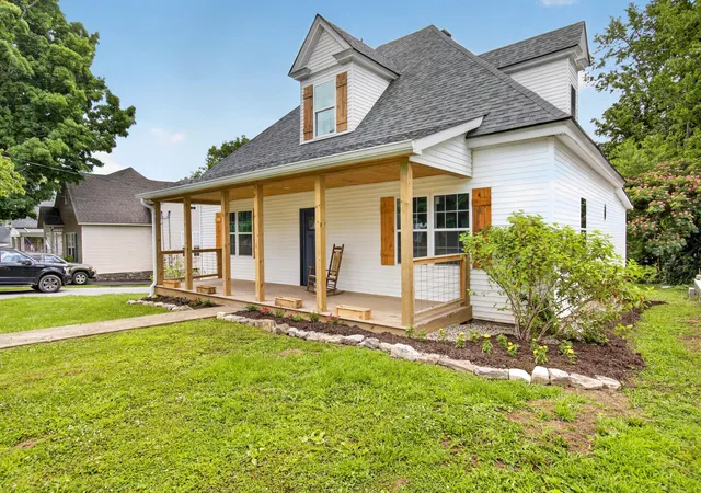 Homes for sale in Danville, KY | 616 E Main St, Danville, KY 40422 | MLS# 26013989