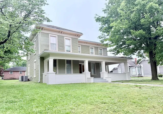 Homes for sale in Hopkinsville, KY | 1903 S Main St, Hopkinsville, KY 42240 | MLS# 26013973