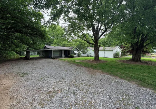 Homes for sale in West Paducah, KY | 12901 Woodville Rd, West Paducah, KY 42086 | MLS# 26014170