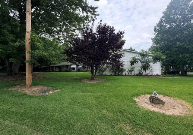 Homes for sale in West Paducah, KY | 12901 Woodville Rd, West Paducah, KY 42086 | MLS# 26014170
