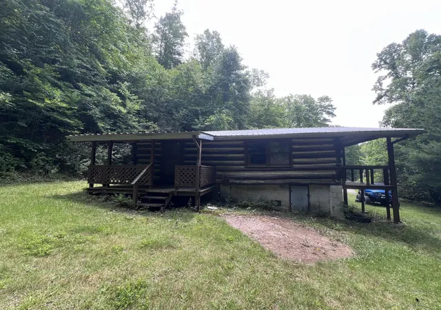 Homes for sale in Pineville, KY | 207 Jim Hollow Rd, Pineville, KY 40977 | MLS# 26013988