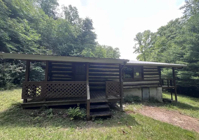 Homes for sale in Pineville, KY | 207 Jim Hollow Rd, Pineville, KY 40977 | MLS# 26013988