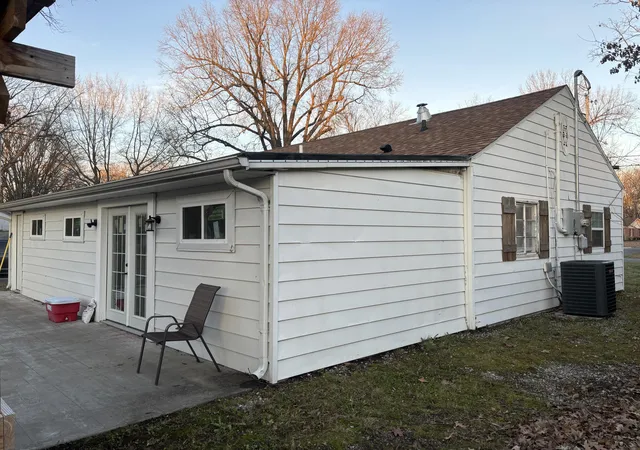 2nd image of 949 N 26th St, Paducah, KY 42001 | MLS# 26014184