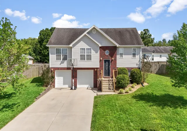 Photo 2 of Sale Pending at 1005 Rueland Dr, Lawrenceburg, KY 40342 | MLS# 26014002 | Listing updated on 2026-08-27
