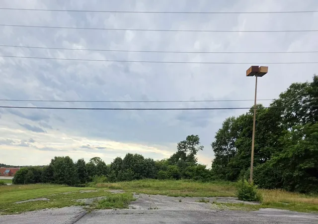2nd image of 140 Laralan Ave Ave, Frankfort, KY 40601 | MLS# 26014005