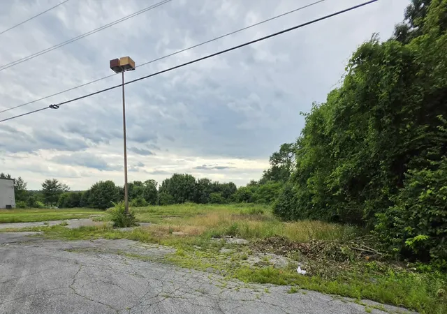 Photo 3 of Land for sale at 140 Laralan Ave, Frankfort, KY 40601 | MLS# 26014005 | Listing updated on 2026-09-28