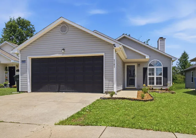 Photo 2 of Single family home for sale at 2161 Curtiswood Dr, Lexington, KY 40505 | MLS# 26014188 | Listing updated on 2026-06-29