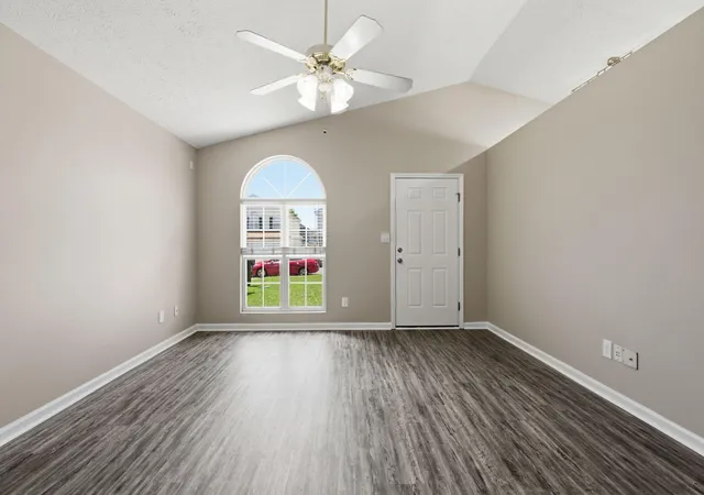 Photo 4 of Single family home for sale at 2161 Curtiswood Dr, Lexington, KY 40505 | MLS# 26014188 | Listing updated on 2026-06-29
