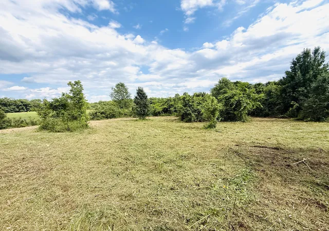 Photo 3 of Land for sale at 729 Oakland Ln, Harrodsburg, KY 40330 | MLS# 26014009 | Listing updated on 2026-07-27