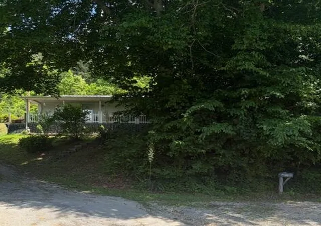 Photo 3 of Single family home for sale at 270 Mcfadden Cemetery Rd, London, KY 40744 | MLS# 26014033 | Listing updated on 2026-06-17