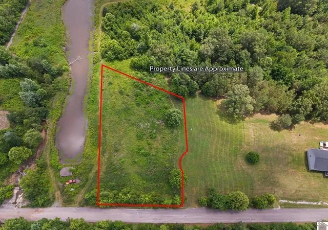 Photo 2 of Sale Pending at 42 Valhalla Ln, Benton, KY 42025 | MLS# 26020043 | Listing updated on 2026-10-01