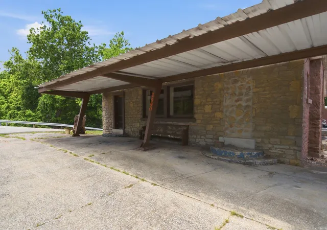 Homes for sale in Frankfort, KY | 2590 Bald Knob Rd, Frankfort, KY 40601 | MLS# 26014029