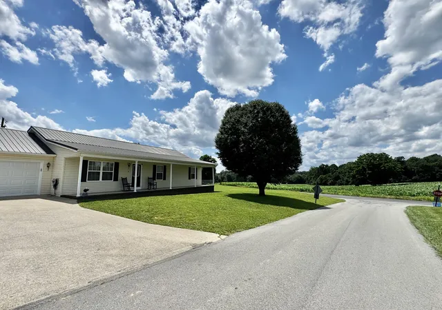 Homes for sale in Somerset, KY | 17 Northridge Dr, Somerset, KY 42503 | MLS# 26014166