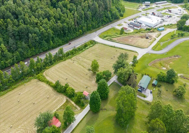 Photo 4 of Single family home for sale at 964 Campton Baptist Rd, Campton, KY 41301 | MLS# 26020808 | Listing updated on 2026-10-13