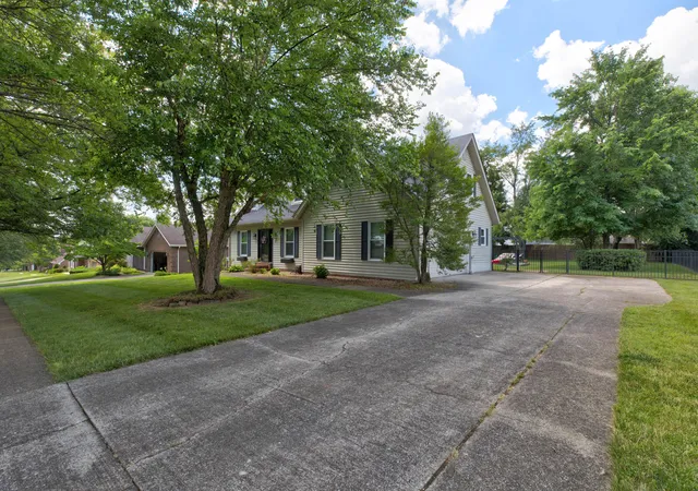 Homes for sale in Winchester, KY | 19 Fontaine Blvd, Winchester, KY 40391 | MLS# 26014243