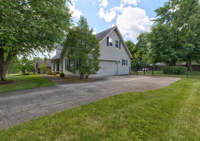 Homes for sale in Winchester, KY | 19 Fontaine Blvd, Winchester, KY 40391 | MLS# 26014243