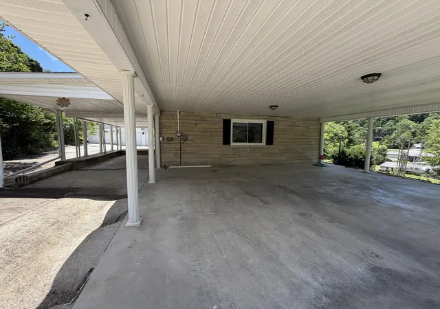 Homes for sale in Mount Vernon, KY | 303 Freedom School Rd, Mount Vernon, KY 40456 | MLS# 26014355