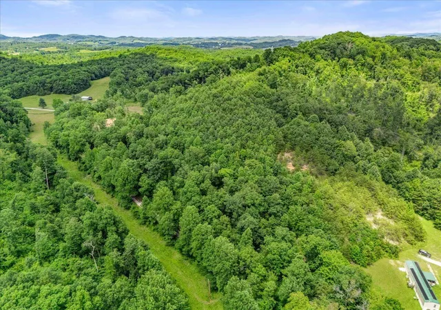 1st image of 520 Gregory Tuttle Rd, London, KY 40744 | MLS# 26014575