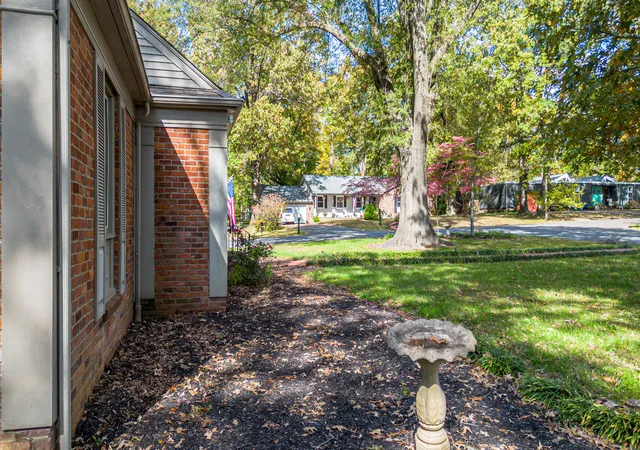 4th image of 201 Maxfield Dr, Paducah, KY 42001 | MLS# 26014091