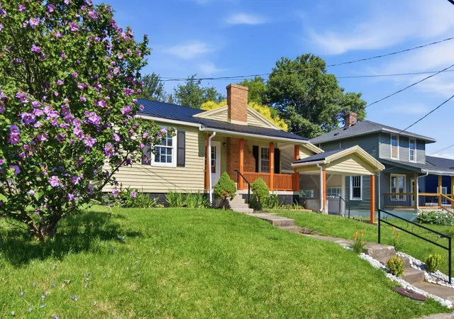 Photo 2 of Sale Pending at 403 N 4th Street, Danville, KY 40422 | MLS# 26014066 | Listing updated on 2026-09-09
