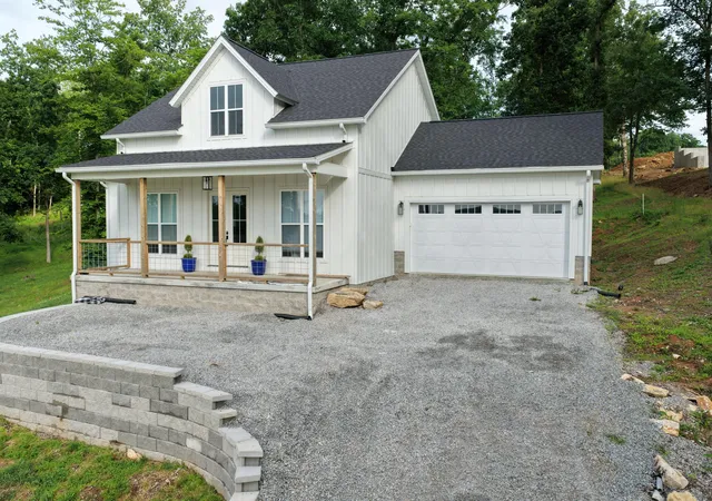 Homes for sale in Falls Of Rough, KY | 118 118 Stargazer Ln Ln, Falls Of Rough, KY 40119 | MLS# 26014075