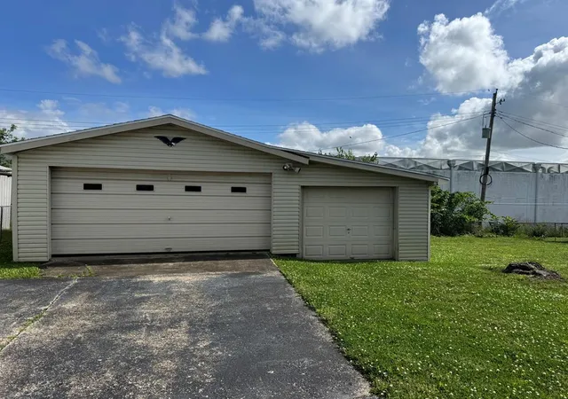 Homes for sale in Hopkinsville, KY | 2913 Seminole Dr, Hopkinsville, KY 42240 | MLS# 26014236